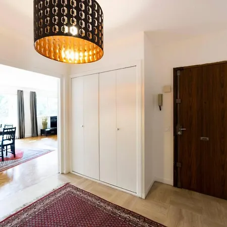 Le Parc Des Freres Lumiere Apartment *