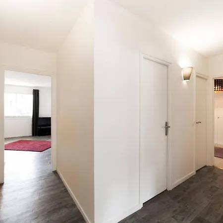 Le Parc Des Freres Lumiere Apartment