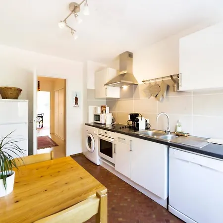 Le Parc Des Freres Lumiere Appartement