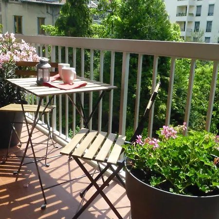 Le Parc Des Freres Lumiere Appartement